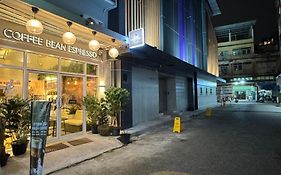 Twenty Two Place Hostel - Sukhumvit 22